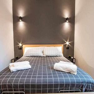 Astroom Apartments